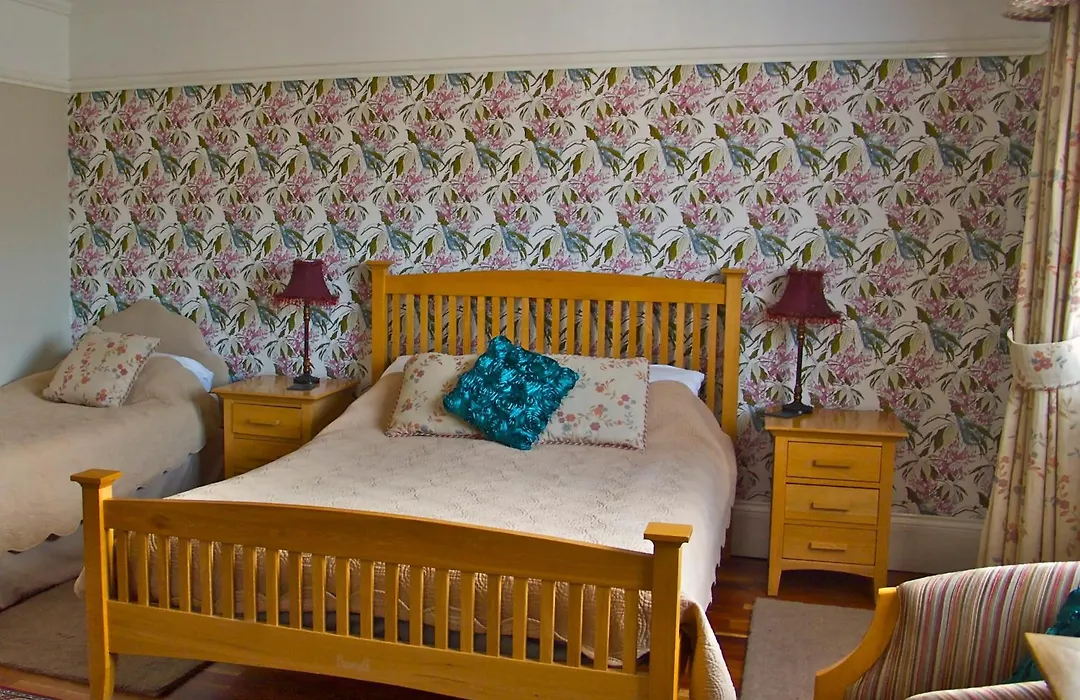 Acorn Guest House In Hull-1